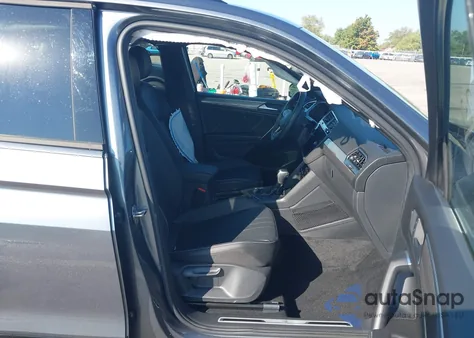 2023 Volkswagen Tiguan 2.0T Se R-Line Black z USA, uszkodzony, nr VIN 3VV8B7AXXPM013798